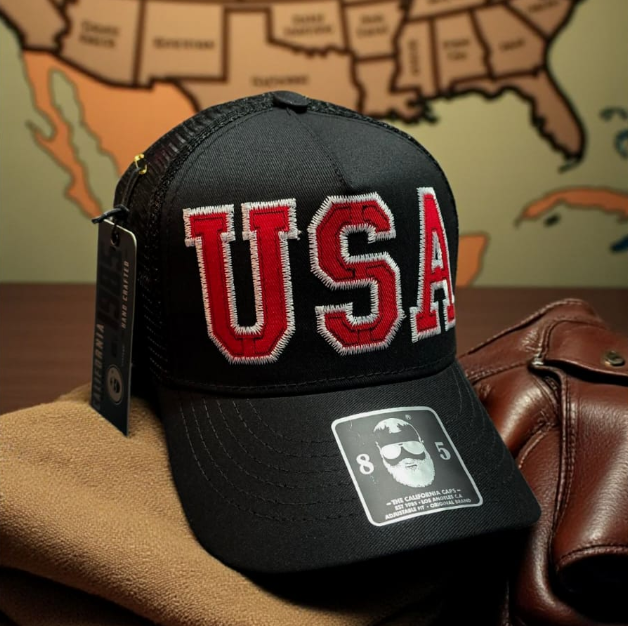 California Caps Caballo Rojo Circular - Trucker