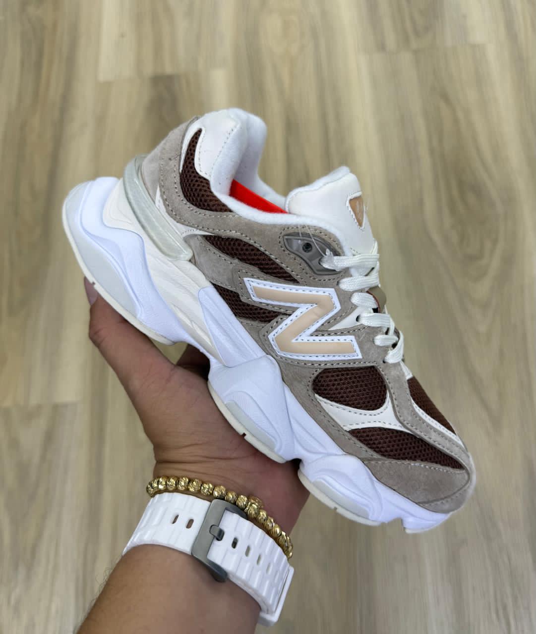 New Balance 9060 Café Marrón Blanco